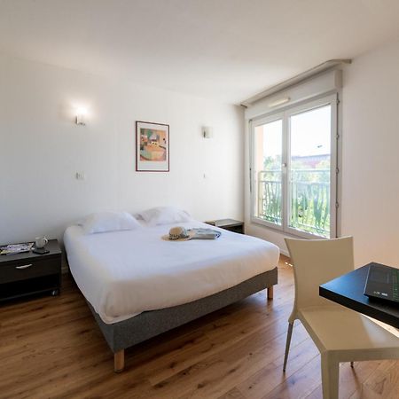 Cerise Valence Aparthotel Exterior photo