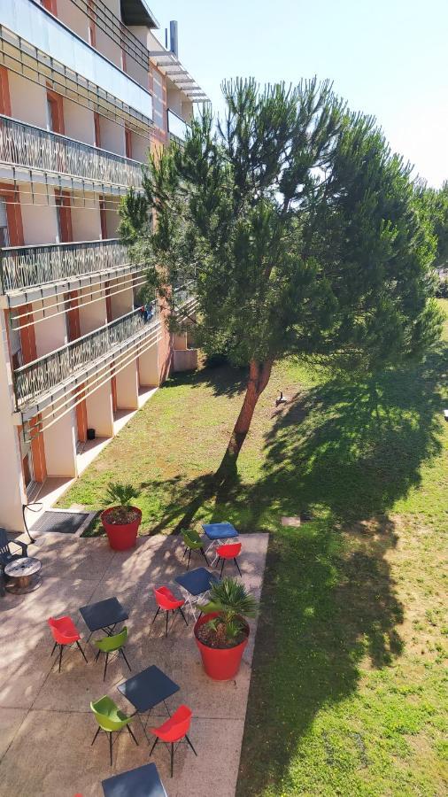 Cerise Valence Aparthotel Exterior photo
