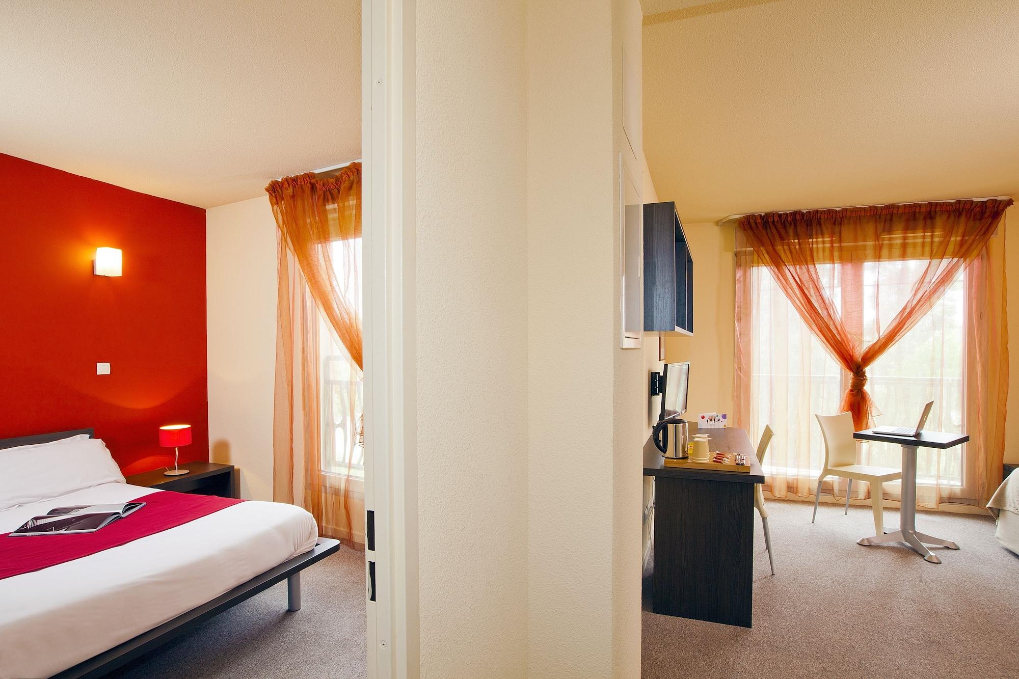 Cerise Valence Aparthotel Exterior photo