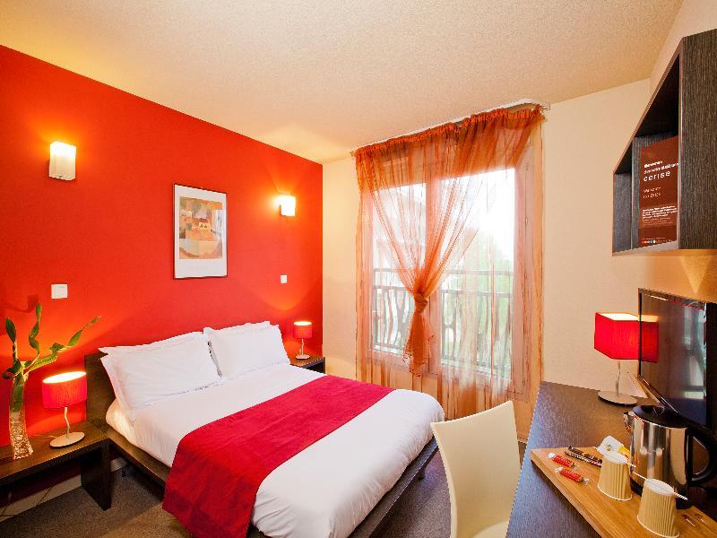 Cerise Valence Aparthotel Exterior photo