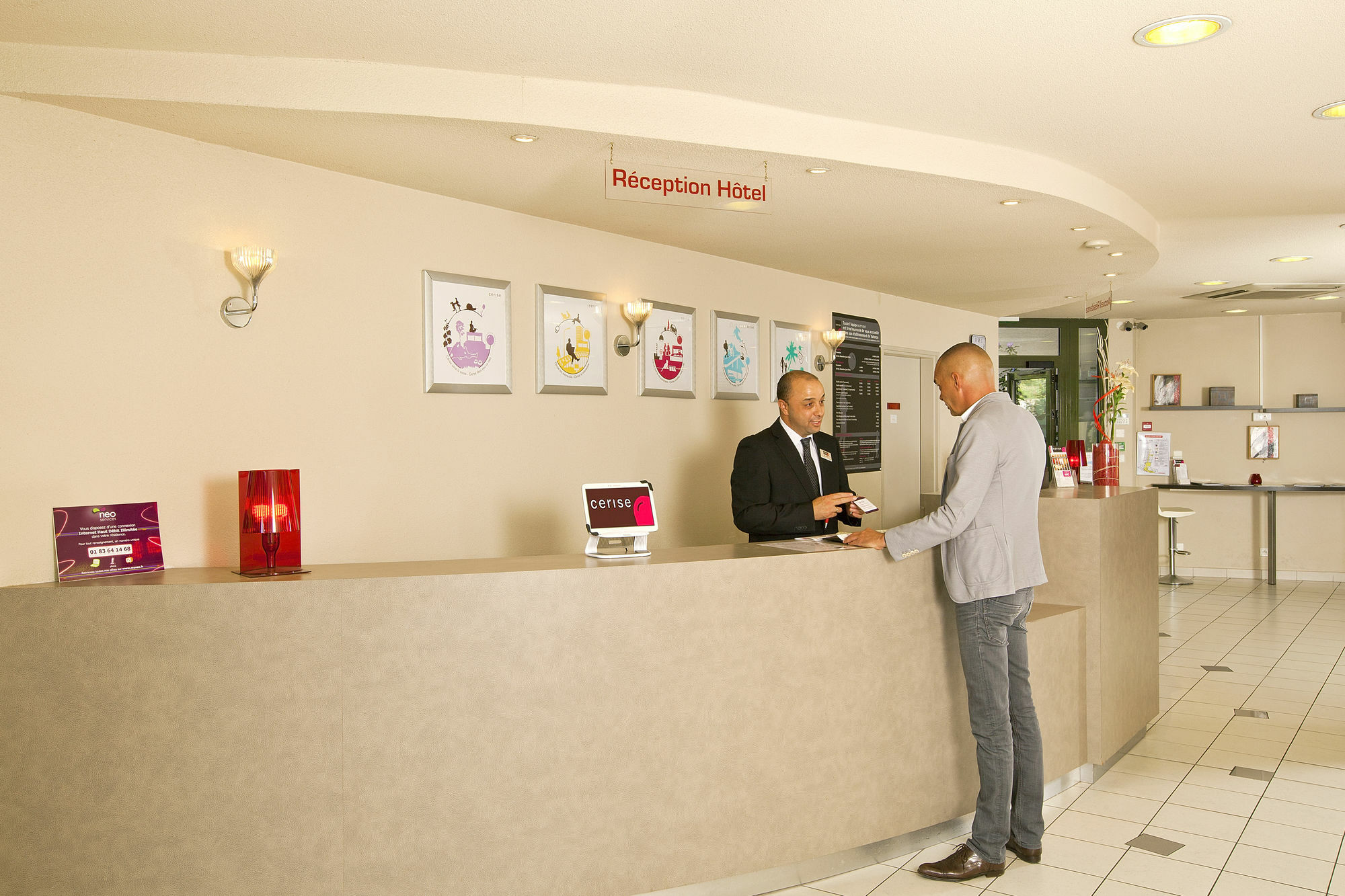 Cerise Valence Aparthotel Exterior photo