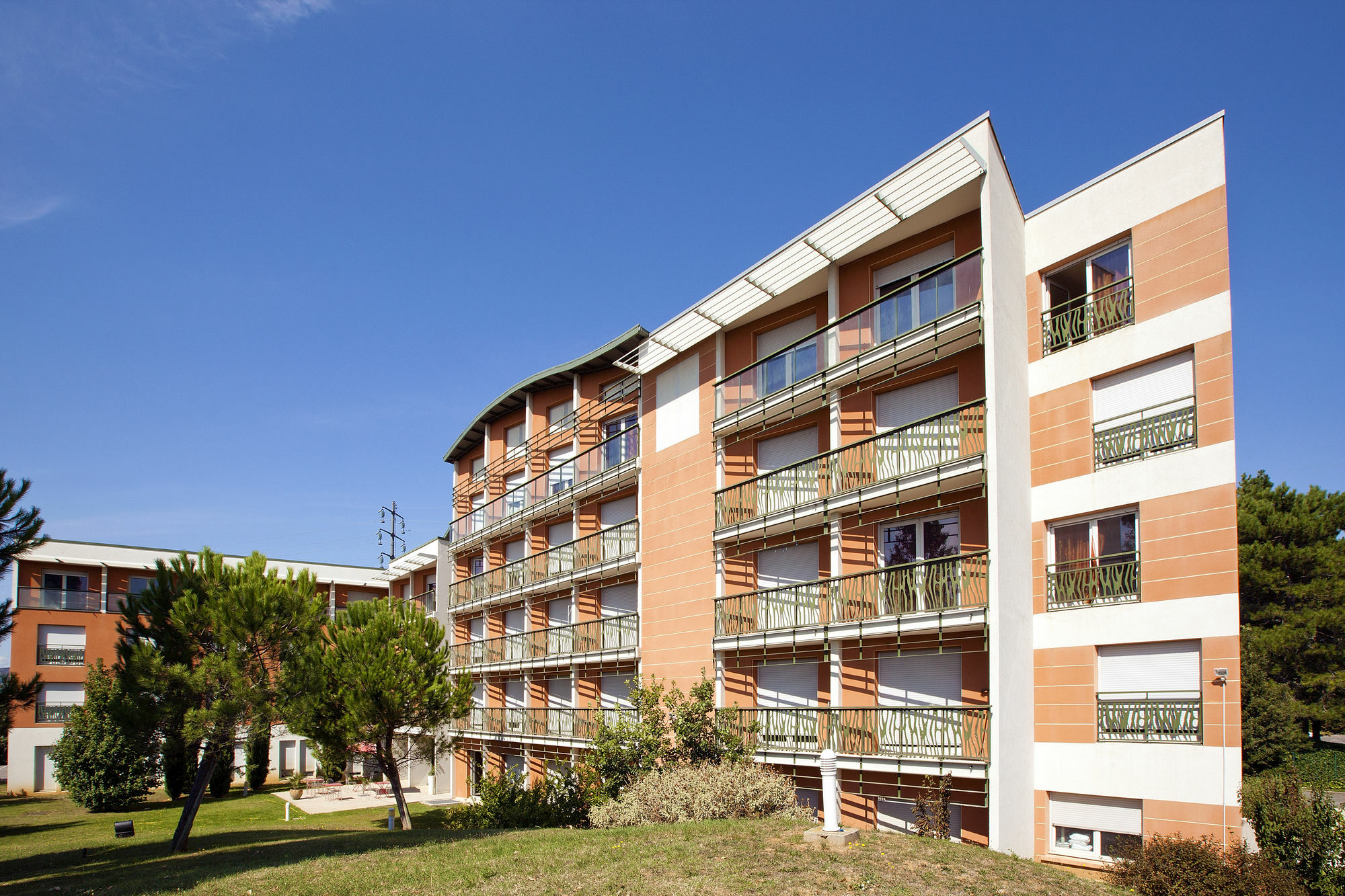 Cerise Valence Aparthotel Exterior photo